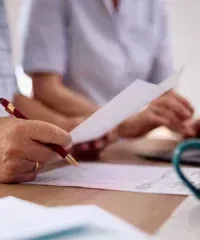 Как разделить долги между наследниками: кто и сколько платит?