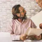 Завещание написано от руки: законно ли это и как оспаривают такие документы